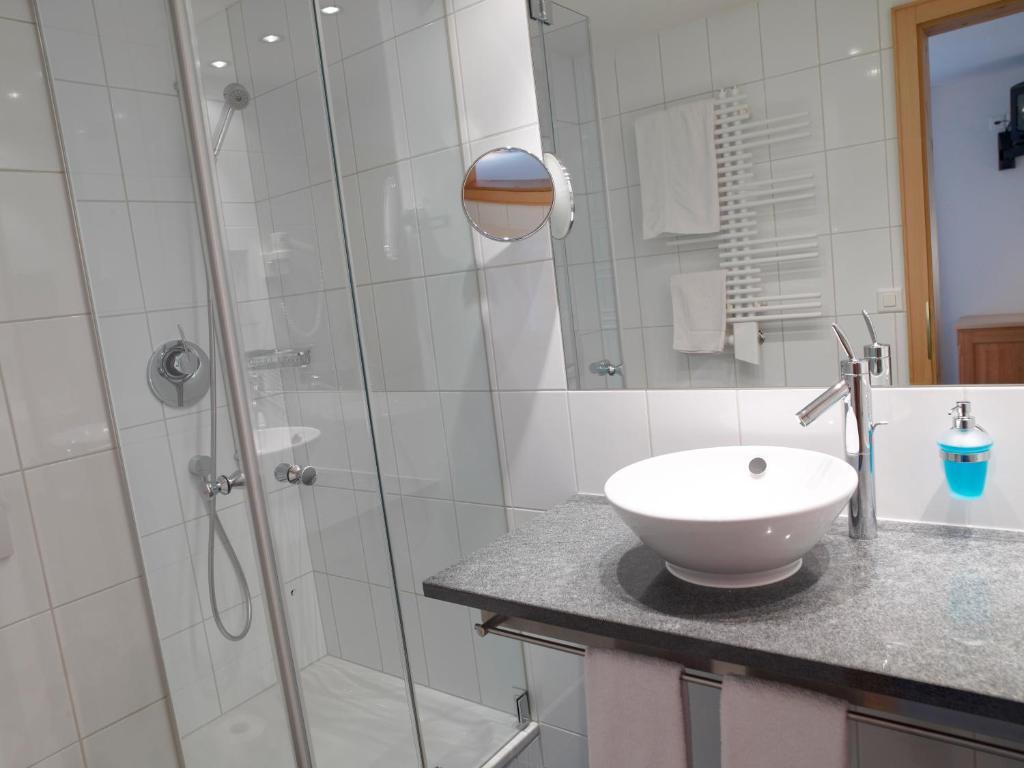 Hotel Alpina Parpan Habitación foto